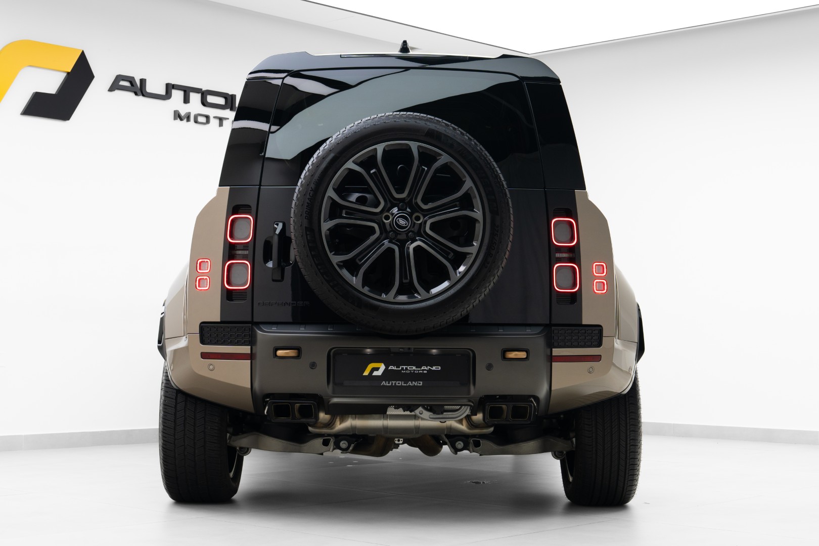 2025 LAND ROVER DEFENDER P635 OCTA | GCC 5 YEARS WARRANTY | 635 HP | HIGH SPEC